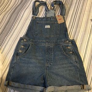 Brand new Levi overall shorts